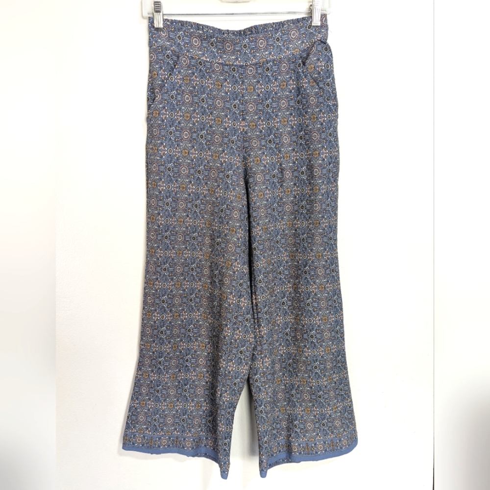 Max Studio Blue Floral Ditsy Print Wide Legged Cropped Pant Size Small